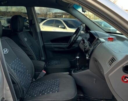 Сірий Хендай Туксон, об'ємом двигуна 0 л та пробігом 262 тис. км за 6800 $, фото 7 на Automoto.ua