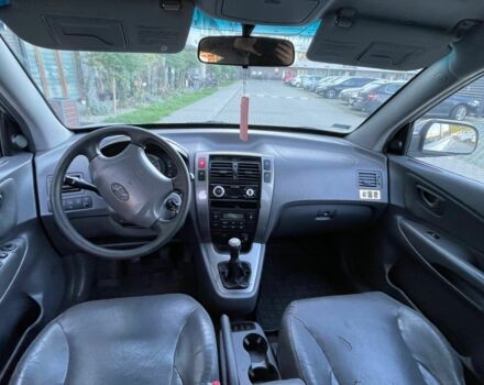 Серый Хендай Туксон, объемом двигателя 2 л и пробегом 192 тыс. км за 3479 $, фото 1 на Automoto.ua