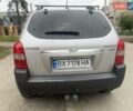 Серый Хендай Туксон, объемом двигателя 2 л и пробегом 222 тыс. км за 8500 $, фото 3 на Automoto.ua