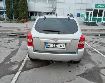 Серый Хендай Туксон, объемом двигателя 2 л и пробегом 267 тыс. км за 7200 $, фото 5 на Automoto.ua