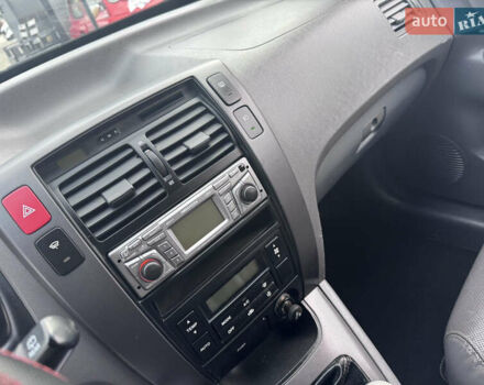 Серый Хендай Туксон, объемом двигателя 2 л и пробегом 155 тыс. км за 6989 $, фото 33 на Automoto.ua