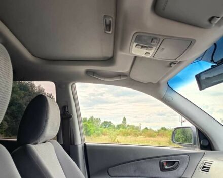 Серый Хендай Туксон, объемом двигателя 2 л и пробегом 196 тыс. км за 3500 $, фото 9 на Automoto.ua