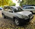 Серый Хендай Туксон, объемом двигателя 2 л и пробегом 100 тыс. км за 3700 $, фото 8 на Automoto.ua