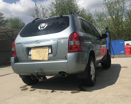 Серый Хендай Туксон, объемом двигателя 2 л и пробегом 240 тыс. км за 8100 $, фото 6 на Automoto.ua