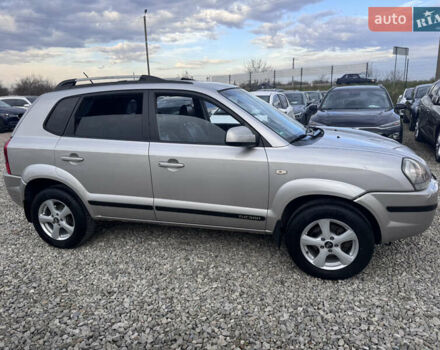 Серый Хендай Туксон, объемом двигателя 2 л и пробегом 155 тыс. км за 6989 $, фото 19 на Automoto.ua