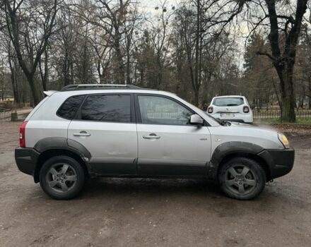 Сірий Хендай Туксон, об'ємом двигуна 2.7 л та пробігом 370 тис. км за 2900 $, фото 3 на Automoto.ua