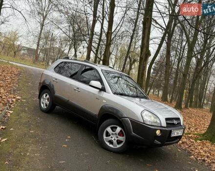 Серый Хендай Туксон, объемом двигателя 2 л и пробегом 248 тыс. км за 6599 $, фото 9 на Automoto.ua