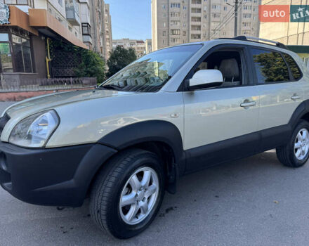 Сірий Хендай Туксон, об'ємом двигуна 1.98 л та пробігом 211 тис. км за 6700 $, фото 5 на Automoto.ua