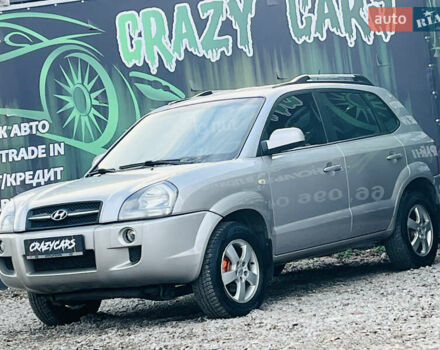 Серый Хендай Туксон, объемом двигателя 2 л и пробегом 182 тыс. км за 7200 $, фото 2 на Automoto.ua