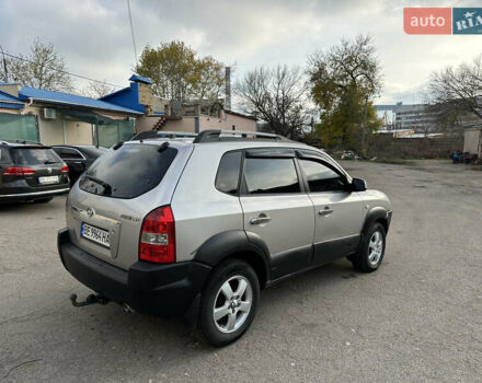 Сірий Хендай Туксон, об'ємом двигуна 2 л та пробігом 250 тис. км за 5850 $, фото 5 на Automoto.ua