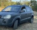 Серый Хендай Туксон, объемом двигателя 2 л и пробегом 200 тыс. км за 170000 $, фото 1 на Automoto.ua