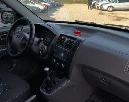 Сірий Хендай Туксон, об'ємом двигуна 0 л та пробігом 262 тис. км за 6800 $, фото 9 на Automoto.ua