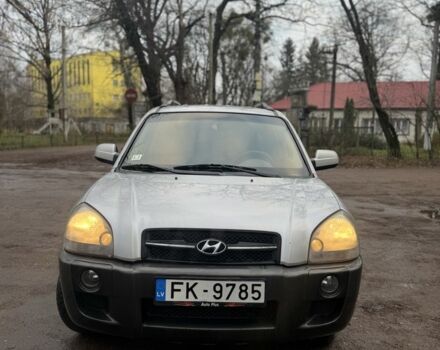 Сірий Хендай Туксон, об'ємом двигуна 2.7 л та пробігом 370 тис. км за 2900 $, фото 2 на Automoto.ua