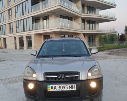 Серый Хендай Туксон, объемом двигателя 2.7 л и пробегом 258 тыс. км за 5800 $, фото 10 на Automoto.ua