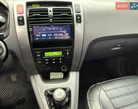 Серый Хендай Туксон, объемом двигателя 2 л и пробегом 248 тыс. км за 6599 $, фото 15 на Automoto.ua