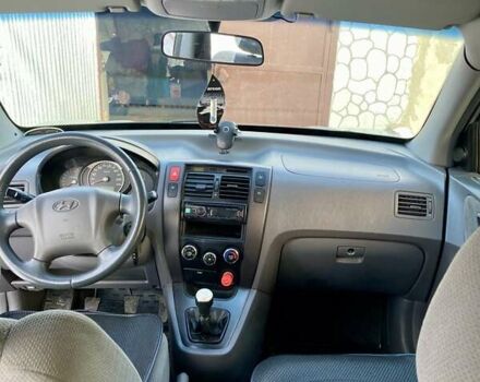 Сірий Хендай Туксон, об'ємом двигуна 1.98 л та пробігом 250 тис. км за 7900 $, фото 19 на Automoto.ua