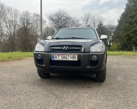 Серый Хендай Туксон, объемом двигателя 2 л и пробегом 205 тыс. км за 6700 $, фото 3 на Automoto.ua