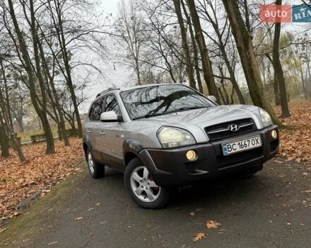 Серый Хендай Туксон, объемом двигателя 2 л и пробегом 248 тыс. км за 6599 $, фото 5 на Automoto.ua