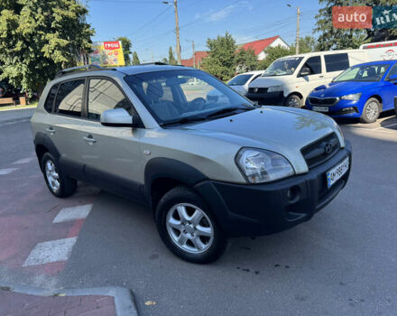 Сірий Хендай Туксон, об'ємом двигуна 1.98 л та пробігом 211 тис. км за 6700 $, фото 11 на Automoto.ua