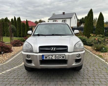 Серый Хендай Туксон, объемом двигателя 2 л и пробегом 210 тыс. км за 2350 $, фото 1 на Automoto.ua