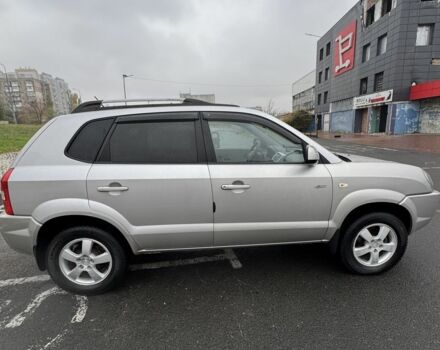 Серый Хендай Туксон, объемом двигателя 2 л и пробегом 163 тыс. км за 8350 $, фото 5 на Automoto.ua