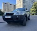 Сірий Хендай Туксон, об'ємом двигуна 2 л та пробігом 211 тис. км за 6700 $, фото 1 на Automoto.ua