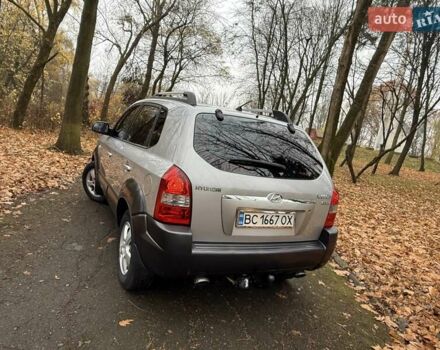 Серый Хендай Туксон, объемом двигателя 2 л и пробегом 248 тыс. км за 6599 $, фото 10 на Automoto.ua