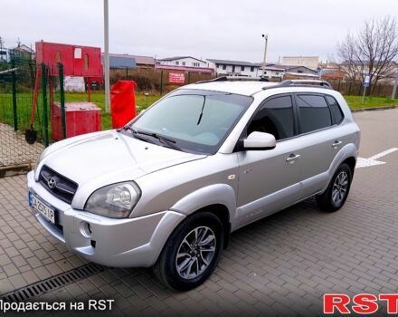 Сірий Хендай Туксон, об'ємом двигуна 2 л та пробігом 250 тис. км за 7800 $, фото 9 на Automoto.ua