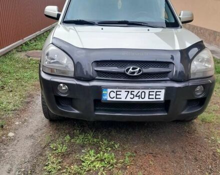 Сірий Хендай Туксон, об'ємом двигуна 1.99 л та пробігом 282 тис. км за 6200 $, фото 3 на Automoto.ua