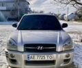 Серый Хендай Туксон, объемом двигателя 1.98 л и пробегом 250 тыс. км за 7900 $, фото 1 на Automoto.ua