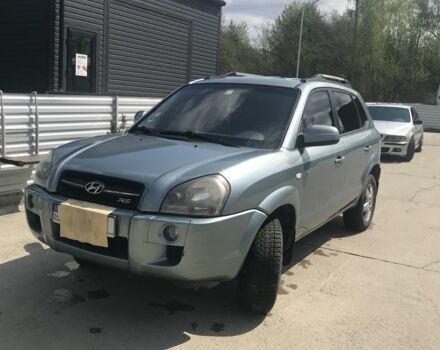 Серый Хендай Туксон, объемом двигателя 2 л и пробегом 240 тыс. км за 8100 $, фото 7 на Automoto.ua