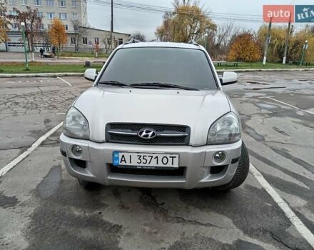 Серый Хендай Туксон, объемом двигателя 1.98 л и пробегом 267 тыс. км за 7200 $, фото 8 на Automoto.ua