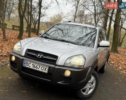 Серый Хендай Туксон, объемом двигателя 2 л и пробегом 248 тыс. км за 6599 $, фото 2 на Automoto.ua