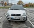Серый Хендай Туксон, объемом двигателя 2 л и пробегом 267 тыс. км за 7200 $, фото 1 на Automoto.ua