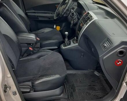 Хендай Туксон 2005 у Рівному на Automoto.ua Сірий Хендай Туксон, об'ємом двигуна 2 л та пробігом 220 тис. км за 6900 $, фото 7 на Automoto.ua