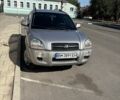Серый Хендай Туксон, объемом двигателя 2 л и пробегом 270 тыс. км за 7500 $, фото 1 на Automoto.ua