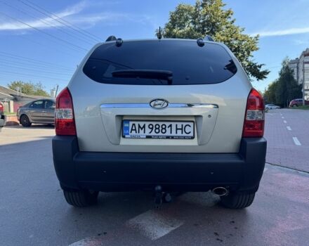 Сірий Хендай Туксон, об'ємом двигуна 2 л та пробігом 211 тис. км за 6700 $, фото 20 на Automoto.ua