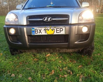 Хендай Туксон 2005 в Староконстантинов на Automoto.ua Серый Хендай Туксон, объемом двигателя 2 л и пробегом 280 тыс. км за 8000 $, фото 9 на Automoto.ua