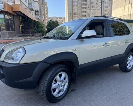 Сірий Хендай Туксон, об'ємом двигуна 2 л та пробігом 211 тис. км за 6700 $, фото 2 на Automoto.ua