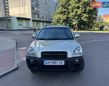 Сірий Хендай Туксон, об'ємом двигуна 1.98 л та пробігом 211 тис. км за 6700 $, фото 3 на Automoto.ua
