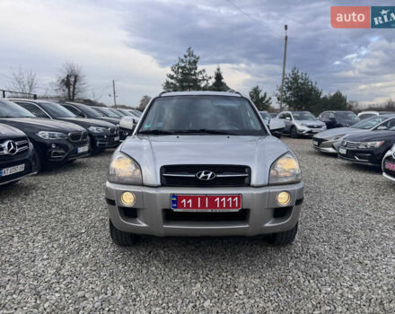 Серый Хендай Туксон, объемом двигателя 2 л и пробегом 155 тыс. км за 6989 $, фото 1 на Automoto.ua