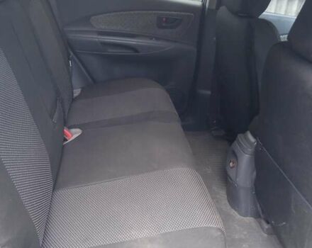 Сірий Хендай Туксон, об'ємом двигуна 1.98 л та пробігом 350 тис. км за 6400 $, фото 2 на Automoto.ua