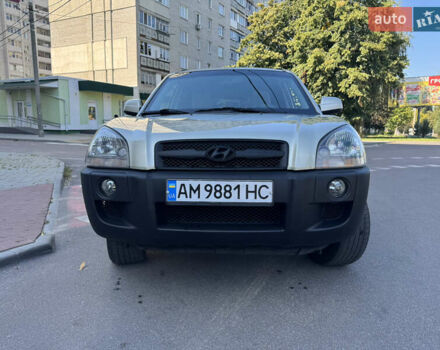 Сірий Хендай Туксон, об'ємом двигуна 1.98 л та пробігом 211 тис. км за 6700 $, фото 4 на Automoto.ua