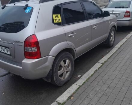 Сірий Хендай Туксон, об'ємом двигуна 2 л та пробігом 310 тис. км за 3884 $, фото 5 на Automoto.ua