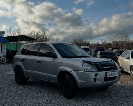 Сірий Хендай Туксон, об'ємом двигуна 0 л та пробігом 262 тис. км за 6800 $, фото 5 на Automoto.ua