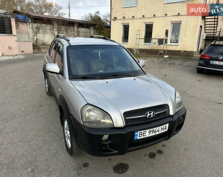 Сірий Хендай Туксон, об'ємом двигуна 2 л та пробігом 250 тис. км за 5850 $, фото 7 на Automoto.ua