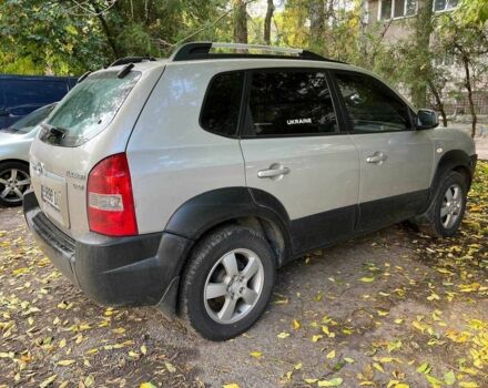 Серый Хендай Туксон, объемом двигателя 2 л и пробегом 100 тыс. км за 3700 $, фото 1 на Automoto.ua