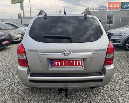 Серый Хендай Туксон, объемом двигателя 2 л и пробегом 155 тыс. км за 6989 $, фото 12 на Automoto.ua