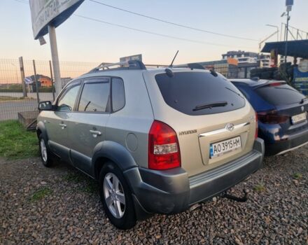 Сірий Хендай Туксон, об'ємом двигуна 2 л та пробігом 224 тис. км за 6800 $, фото 2 на Automoto.ua