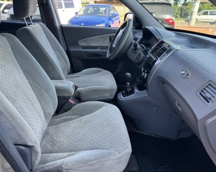 Сірий Хендай Туксон, об'ємом двигуна 2 л та пробігом 211 тис. км за 6700 $, фото 14 на Automoto.ua